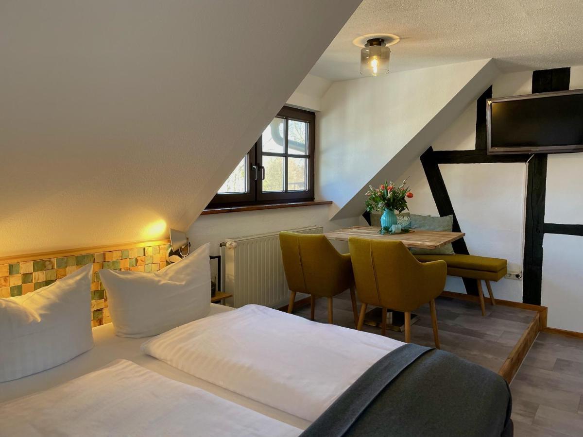 Luisenhof Hotel นอยกลอบโซว ภายนอก รูปภาพ
